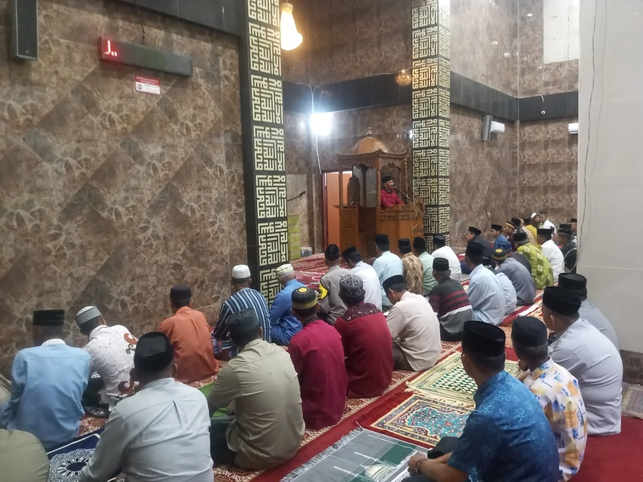Camat Soppeng Riaja Jemput Bola di Masjid Siddo,